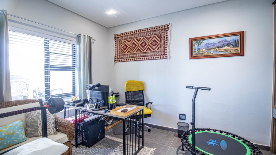 3 Bedroom Property for Sale in Hoogland Western Cape